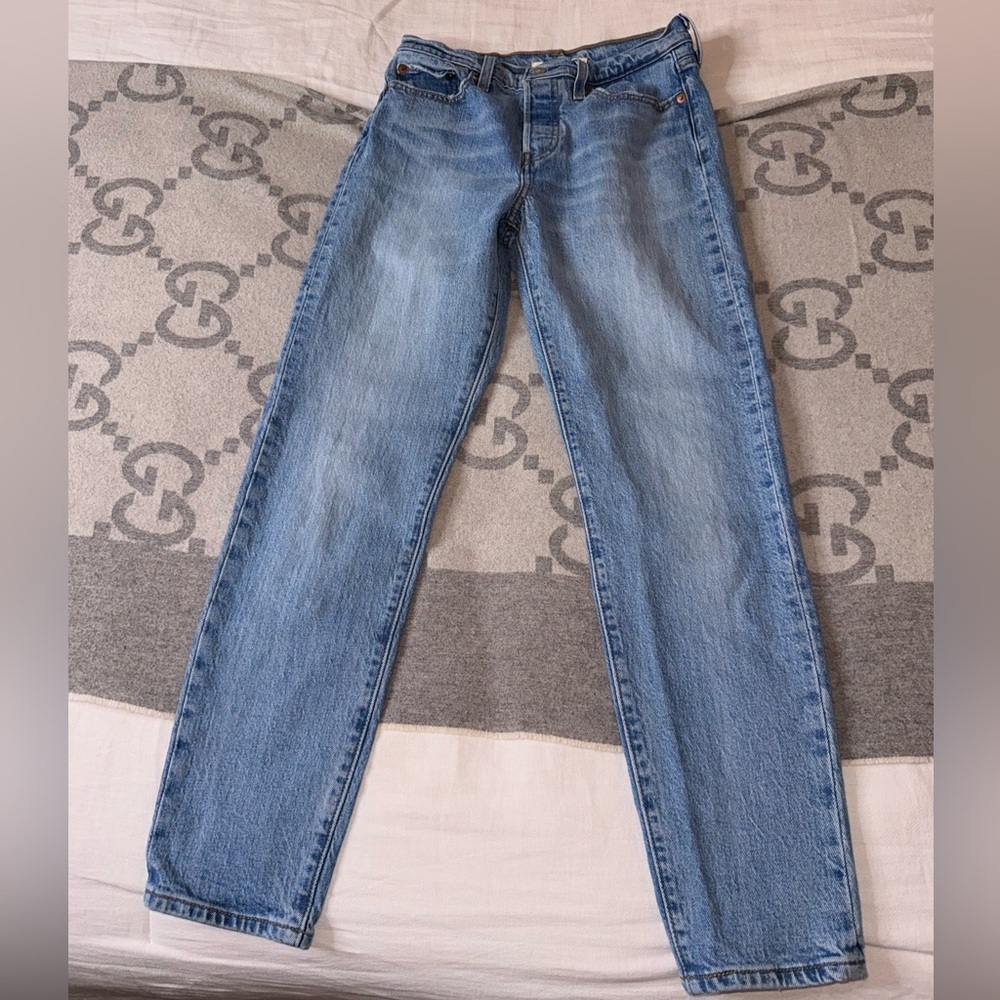 Levi’s Wedgie Classic Blue Jeans, 25